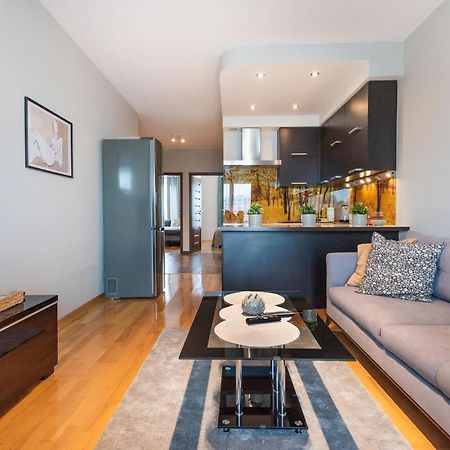 Wola Prime 2-Bedroom Apartment وارسو المظهر الخارجي الصورة