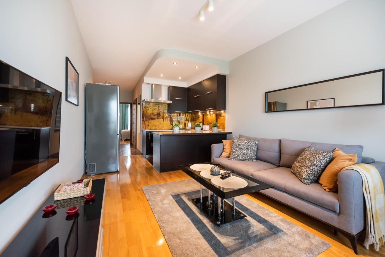 Wola Prime 2-Bedroom Apartment وارسو المظهر الخارجي الصورة
