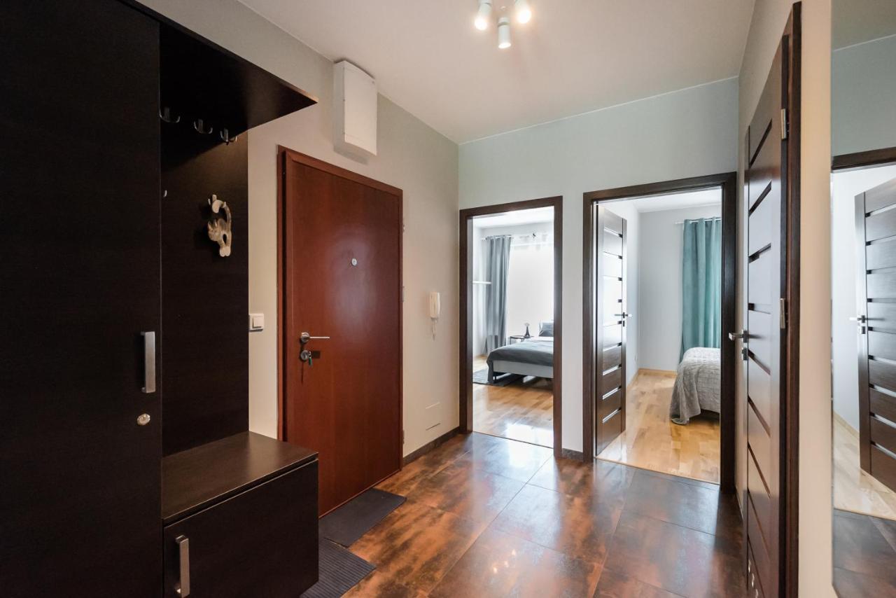 Wola Prime 2-Bedroom Apartment وارسو المظهر الخارجي الصورة